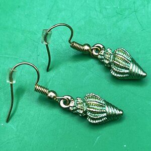 Handmade Conch Shell Earrings Dangle Drop Gold Tone Sea Shell Beachy Nautical